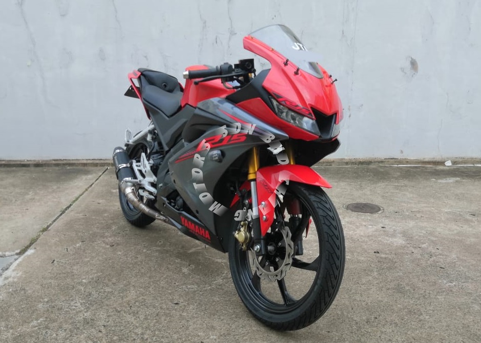 2019 – Yamaha R15